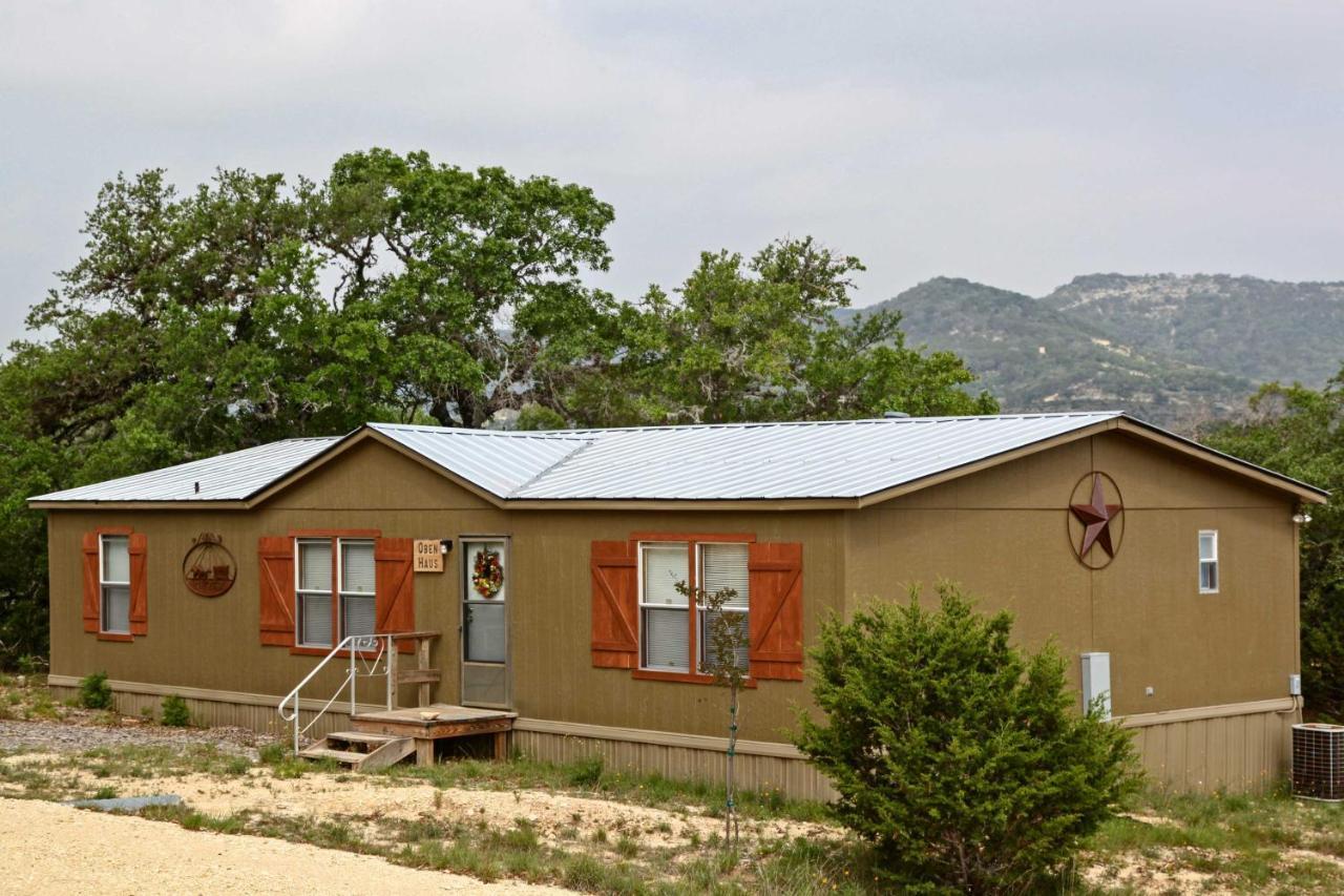 Utopia Family Home With Mountain Viewing Deck! 外观 照片