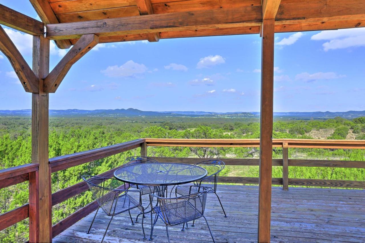 Utopia Family Home With Mountain Viewing Deck! 外观 照片