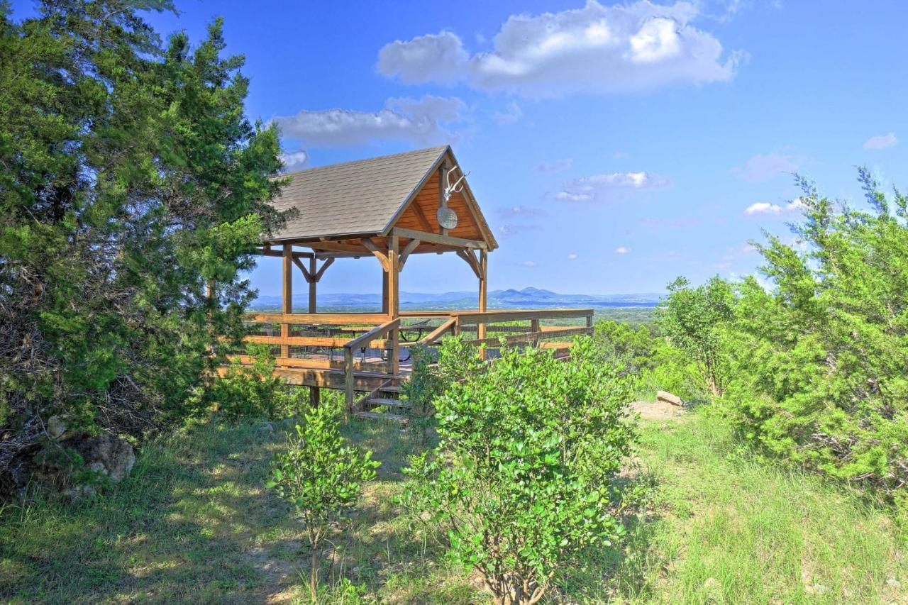 Utopia Family Home With Mountain Viewing Deck! 外观 照片